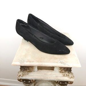 Trendy vintage Suede Flats Size 8